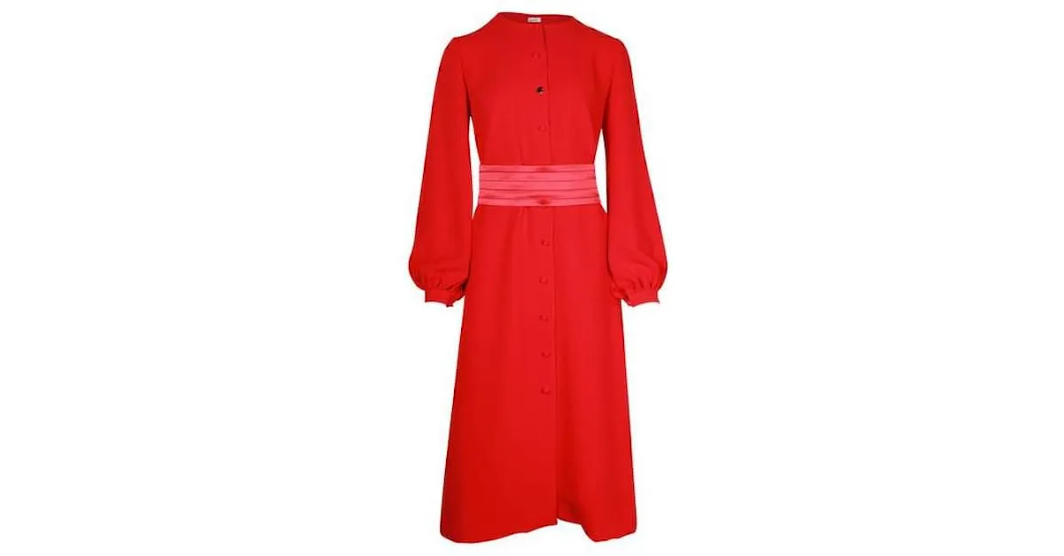 Autre Marque Vestido largo rojo con cinturón de satén Roja 