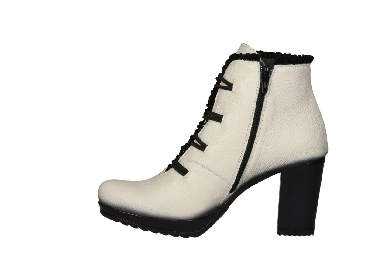Botin Cremallera Piel Hielo Botones Plateados Filo Negro