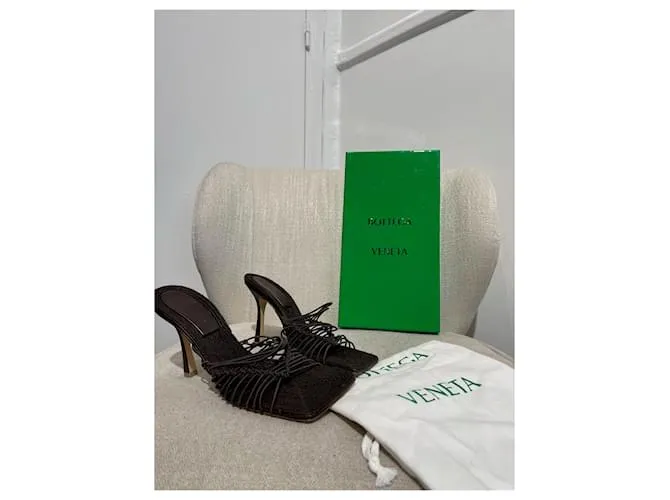 BOTTEGA VENETA Sandalias T.UE 38 Cuero Castaño 