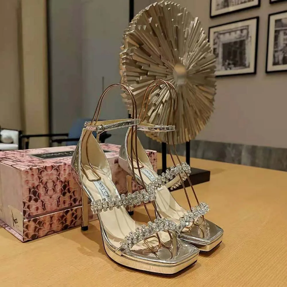 Jimmy Choo Mujer Bing Sandal 105 Sandalias de metal líquido plateado con tiras de cristal