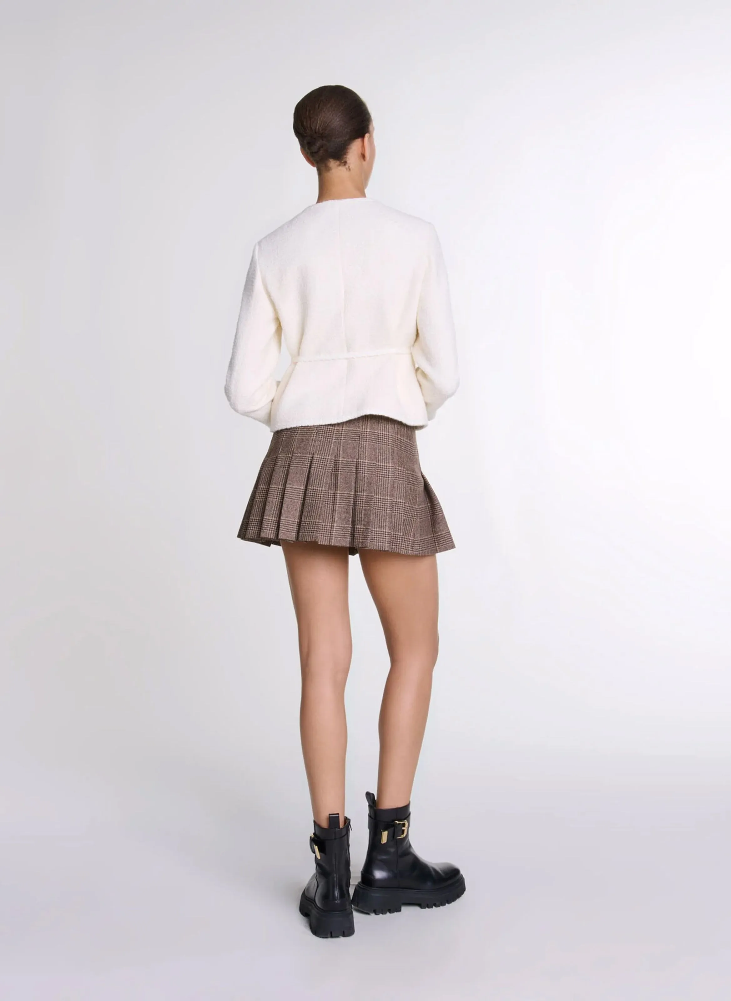 MAJE Chaqueta con cuello redondo y cinturón en blanco